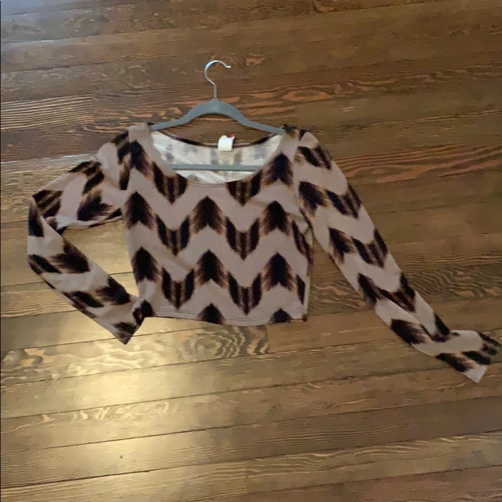 Feathered arrows crop top 😍